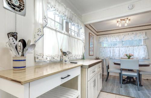 Less Than 2 Mi to Beach Cozy Cottage with Patio on Cape Cod - Photo 22