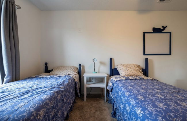 Spacious 4BR Home With Pool in Indianapolis - Foto 39