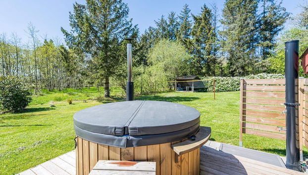 6 Person Holiday Home in Henne - Photo 2, Outdoor spa tub