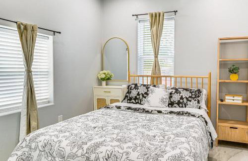 Small-Town Charm & Patio Dining: Home in Madera! - Foto 11