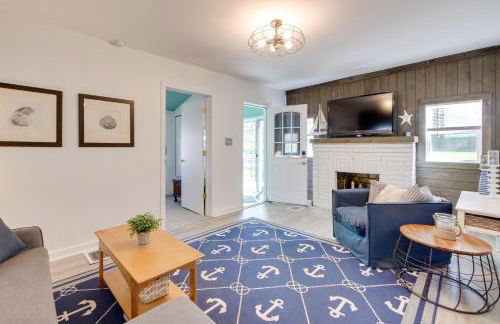 Walk to Lake Nautical Akron Cottage with Deck! - Foto 1