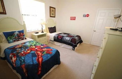 #440-Large 5 bed pool home with excellent privacy - Foto 8