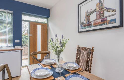 Rainbow House - Entire Place - Photo 9