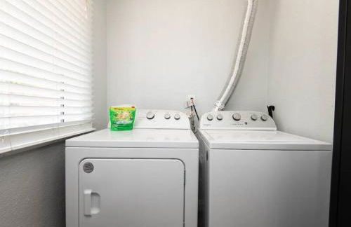 Chic Getaway Cozy Comfortable and Convenient with Two Bedrooms - Foto 19