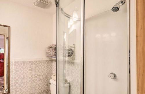 Quirky Santa Cruz Studio with Shared Courtyard! - Foto 10