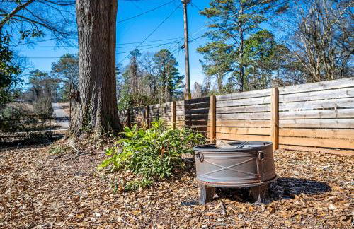 4BR/3BA Luxurious Decatur Home w/ Patio & Backyard - Foto 38