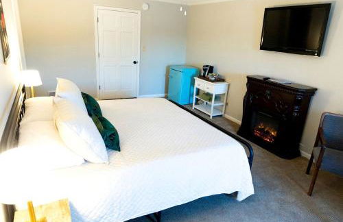 Kid and Pet-Friendly Lake Glamping in Tupelo, Mississippi - Foto 9