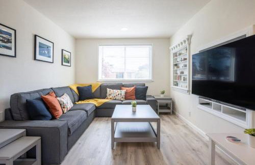 Quaint and Charming 4BR Tranquil Palo Alto Retreat - Photo 3