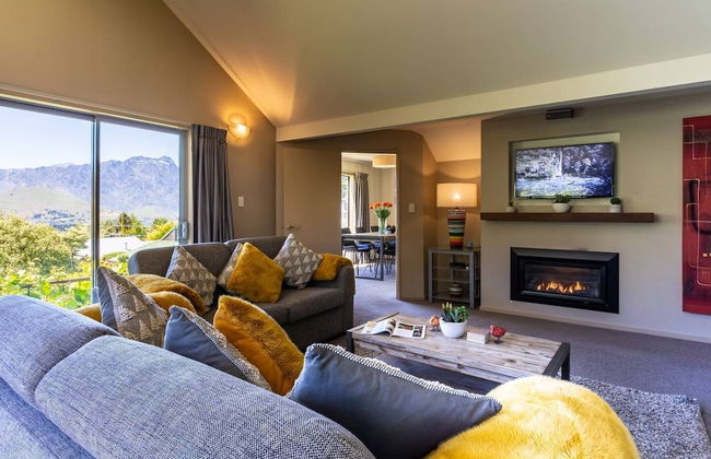 Distinctive Mountain View Spacious Home - Foto 1