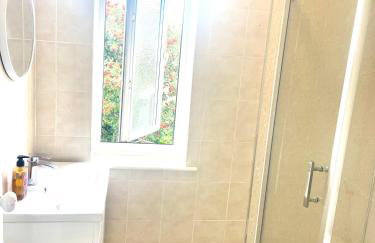 Entire Apartment in Pretty Coastal Village - Foto 8