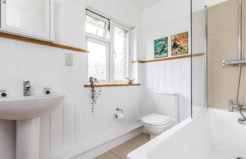 Pretty Three Bedroomed home near the Beach - Pass the Keys - Foto 58