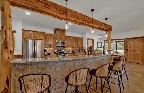 Oakridge Ranch: Pool + Hot-tub, Pickleball Court, Whiskey & Wine Room - Foto 32