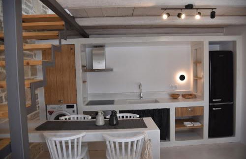 LAINI LUXURY SUITES - Photo 23