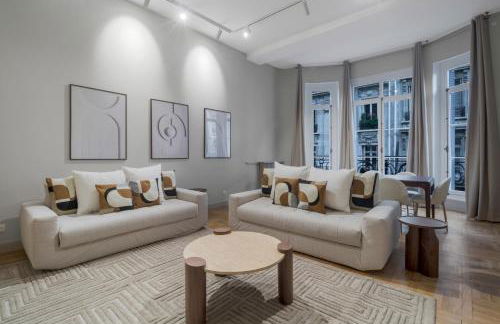 Spacious and elegant 2BR airconditioned Trocadéro - Foto 1