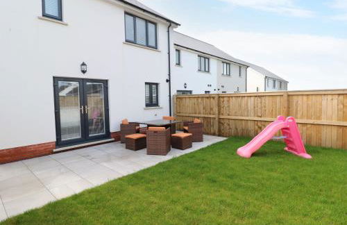 LunaRoxx, 6 Meadow Gardens, Kilgetty - Photo 29