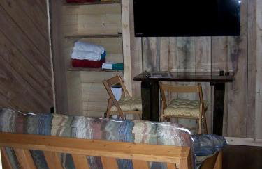 Secluded Sedona Tiny House in Woods Near Lake | Fire Pit, Hammocks, Full Kitchen & Breakfast - Foto 17