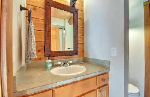 Luxe Cabin in the Woods Walk to Lake! - Foto 16