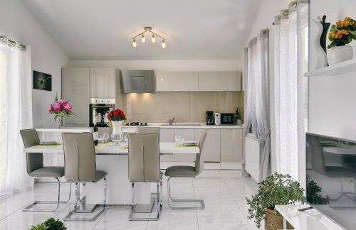 Apartment With Modern Decor and Spacious Garden, 3 km From the Beach - Foto 46