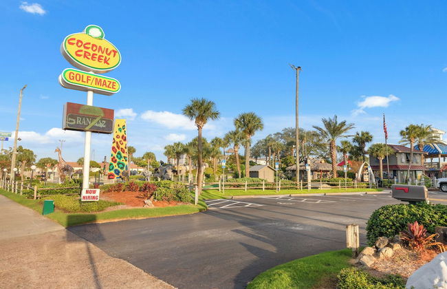 Pet Friendly Beach House with Arcade Games - Photo 34