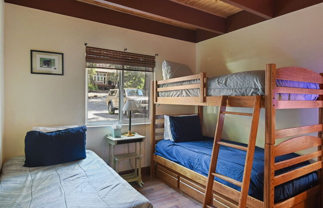 Tahoe City Getaway Minutes From Lake and Activities - Photo 3