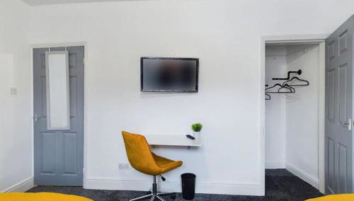 Cliff House By RMR Accommodations - NEW - Sleeps 8 - Modern - Parking - Foto 3