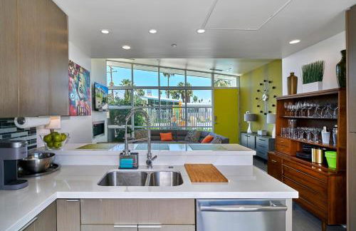 Sophia Oasis Luxe 2BR Condo with Mountain Views - Photo 23