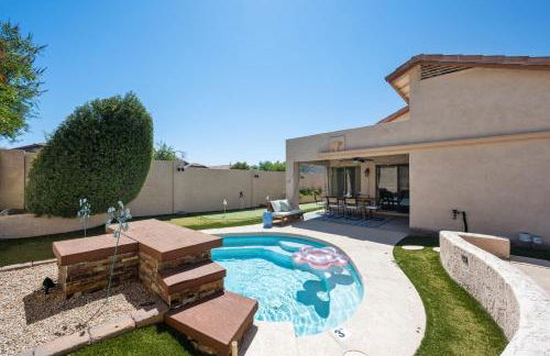 Chic Desert Retreat - Lush Spa Pool - Mini Golf - Foto 38