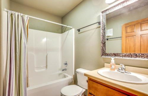 Pet-Friendly Wisconsin Cabin on Lake with Fire Pit! - Foto 14