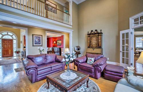 Secluded Acworth Mansion with Pool and Game Room! - Foto 5