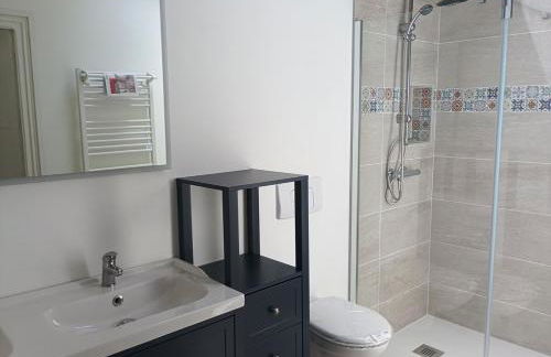 Maison avec Jacuzzi paisible et centrale - Foto 12