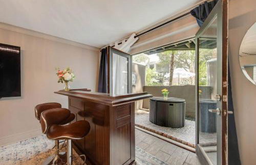 Spacious Dallas 2BR Condo Pool View - Foto 5