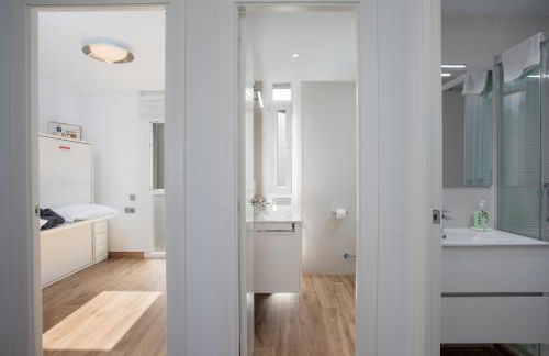 Apartament gran amb vistes al mar, piscina i pàrquing - Foto 11