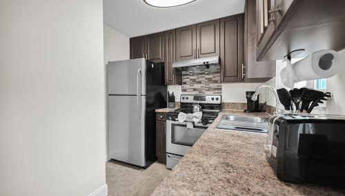 Chic Boca Raton Apartment Pool WiFi Parking - Photo 5