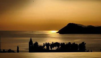 Magnificent new Villa Tofta on Lopud, Croatia. Sea views from the infinity pool - Foto 2