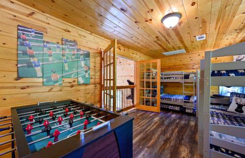 Hickory Bear - Cabin surrounded by pines, Sleeps 10, Hot Tub, Fire Pit, Arcade, Foosball Table & Deck Slide - Photo 48
