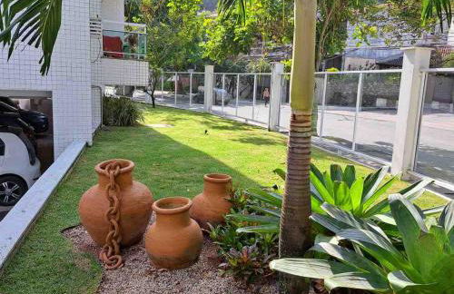 Apartamento confortável e com Piscina a 900 m da praia de Itacoatiara - Foto 46