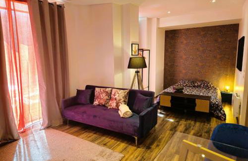 Mitrons - Apt B - Photo 5