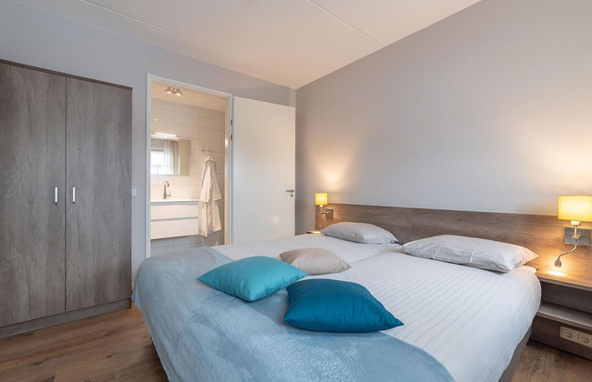 Beautiful Holiday Home With a Whirlpool - Photo 3