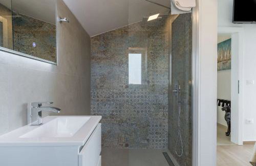 Neue und hundefreundliche Villa mit Panorama-Meerblick, Privatpool, Grillbereich, Babybett, Waschmaschine - Foto 23