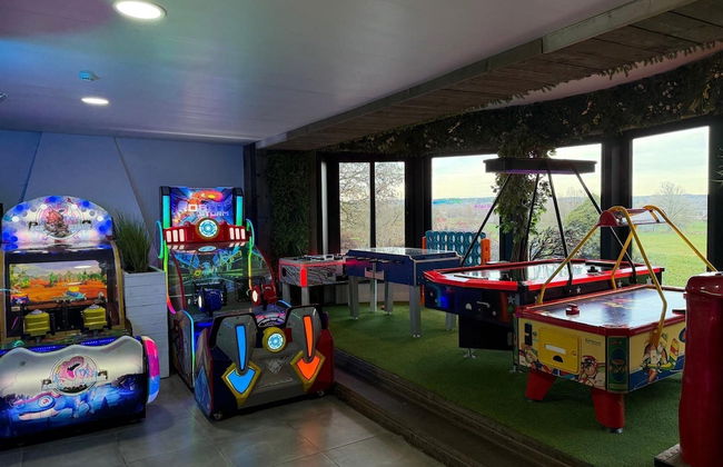 Magnificent Luxury Chateau in Vast Garden with Sauna & Hot Tubs - Photo 71