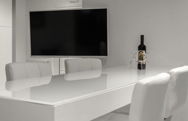 Talos Luxury Suites - Photo 23