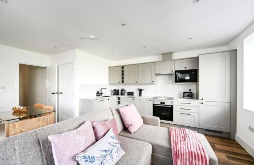 Steps from Hampton Court – Stylish London Retreat - Foto 14