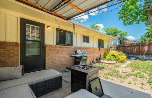 Alder Nest Cozy Retreat w Fire Pit & Workspace - Foto 3