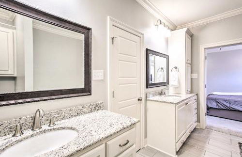 Dreamy Prairieville Townhome with Deck and Yard! - Foto 15