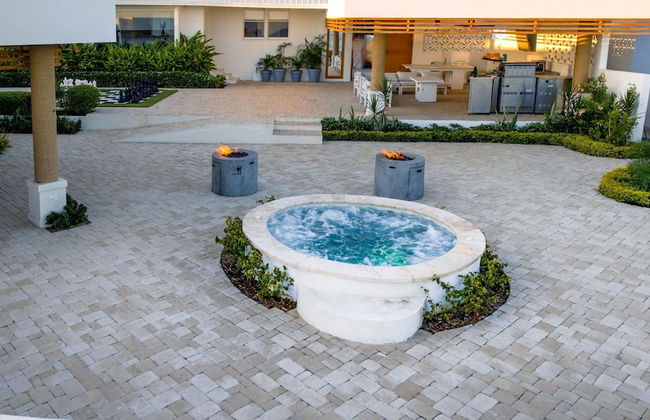 Beachfront Villa w Pool Sleeps 16 Dining Tub - Foto 59