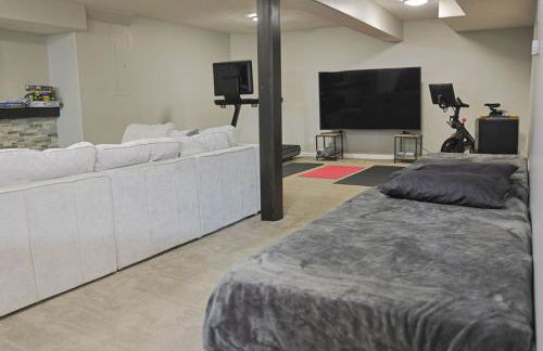 Golf Oasis Sleeps 22! Hot tub Firepit Gym Pool - Foto 31