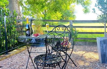 The Old Telephone Exchange - surrounded by fields! - Photo 10