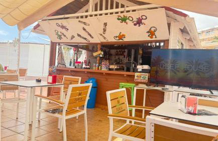 Views, international channels, A-C, pool, bar - Foto 26