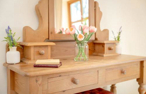 Pendle View Gatehouse Lakeside Stay - Photo 16