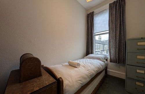 Charming 3 Bedroom Home in Jesmond - Pass the Keys - Photo 22